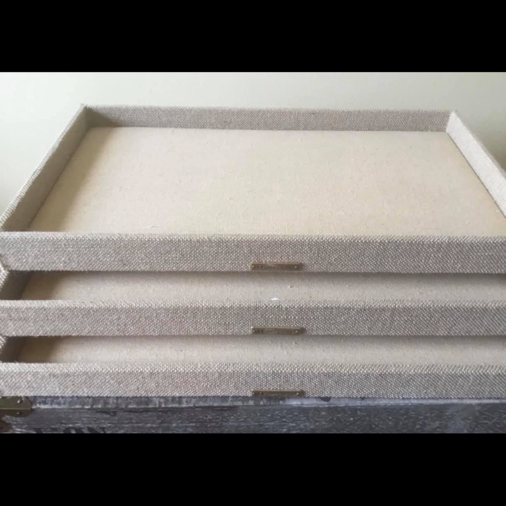Chloe and Isabel display trays